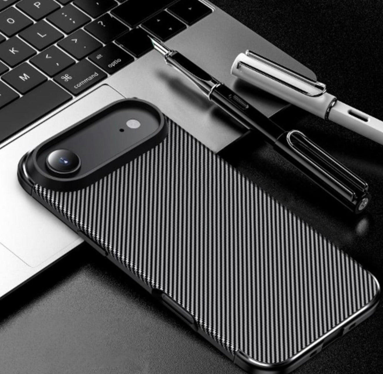 Husa iPhone AiR ,Silicon CarbonFiber ,Antisoc, negru